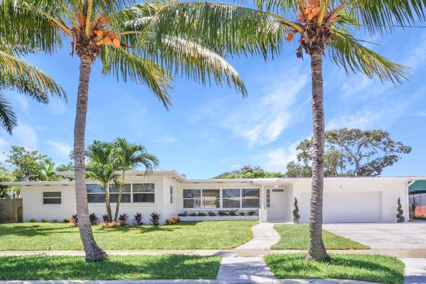 25 Auburn DR, Lake Worth Beach, FL 33460