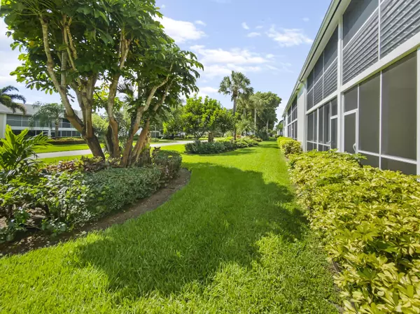 Tequesta, FL 33469,4 Garden ST 105n