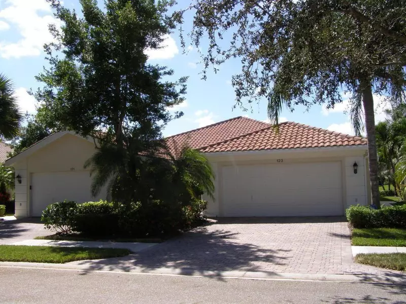 663 Hudson Bay CIR, Palm Beach Gardens, FL 33410