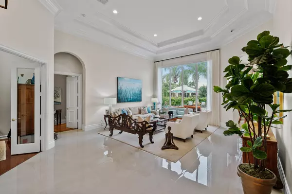 Palm Beach Gardens, FL 33418,131 Vizcaya Estates