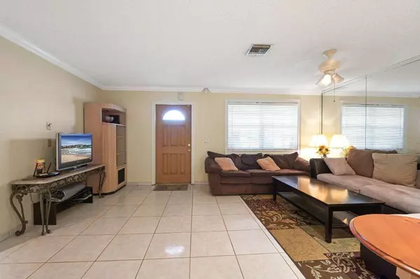 Greenacres, FL 33463,4662 Empire WAY