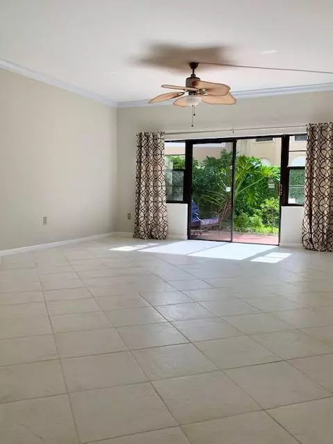 Boca Raton, FL 33433,6614 Villa Sonrisa DR 112