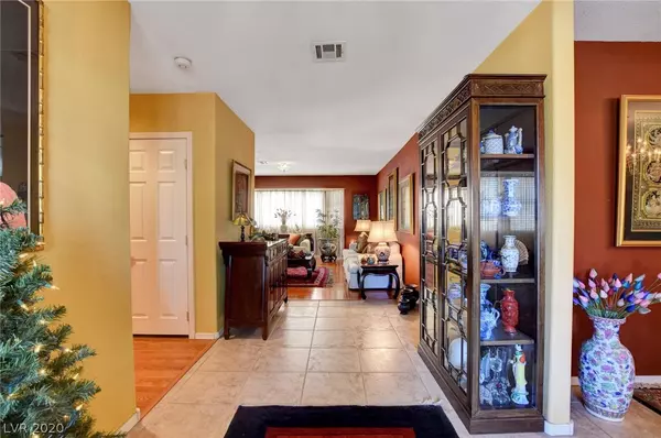 Las Vegas, NV 89117,1621 Fairgate Court