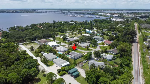 Jensen Beach, FL 34957,1068 NE Green Lawn DR