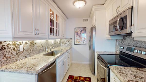 4068 Exeter D, Boca Raton, FL 33434