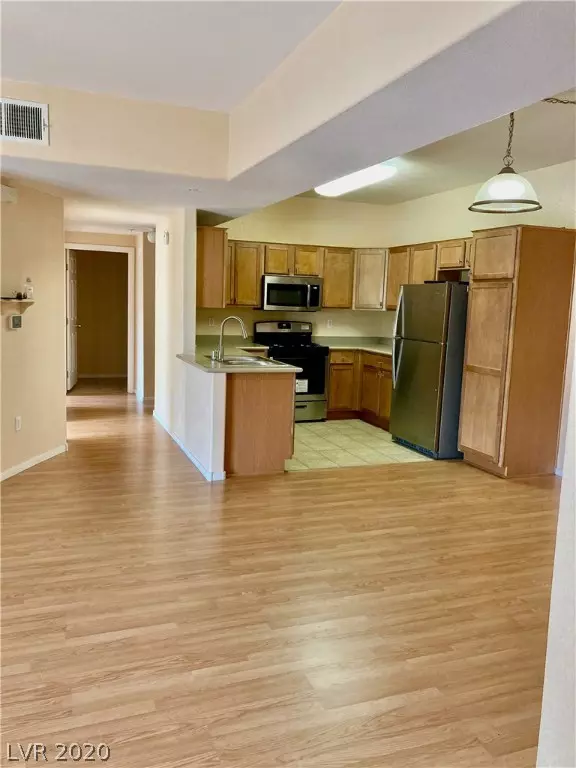 Henderson, NV 89052,2291 Horizon Ridge Parkway #3217