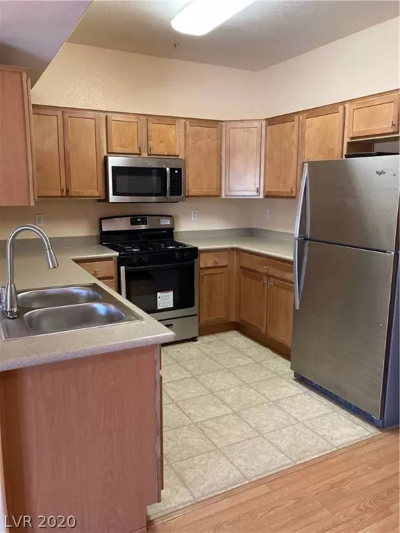 Henderson, NV 89052,2291 Horizon Ridge Parkway #3217