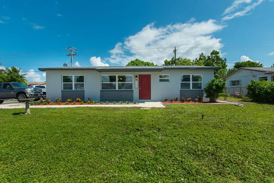 2590 N Seacrest BLVD, Boynton Beach, FL 33435