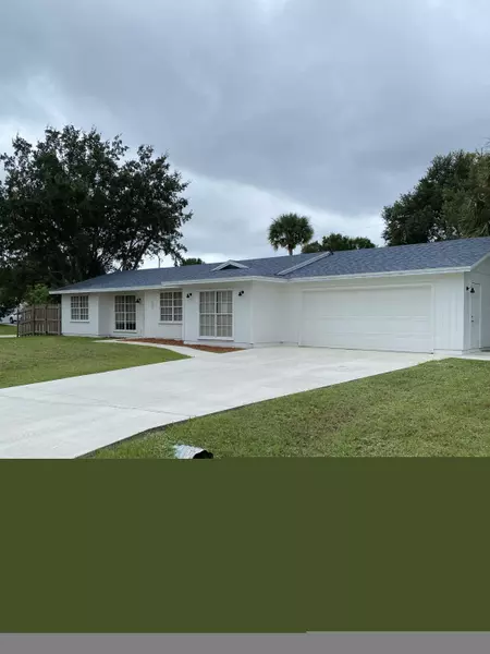 902 SW Gaitor AVE, Port Saint Lucie, FL 34953