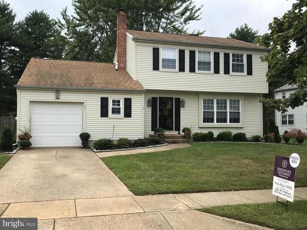 27 VERONA RD, Marlton, NJ 08053