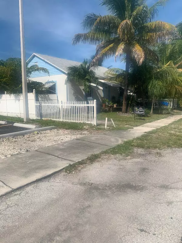 Dania Beach, FL 33004,15 SE S 15th ST