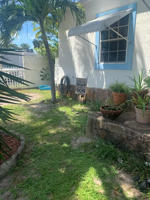 Dania Beach, FL 33004,15 SE S 15th ST