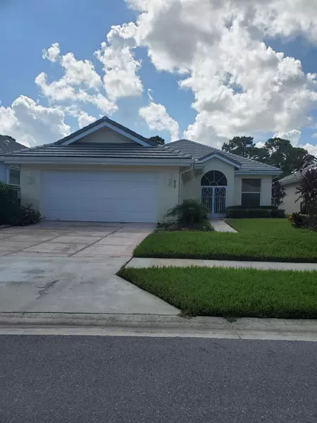 517 SW Hampton CT, Port Saint Lucie, FL 34986