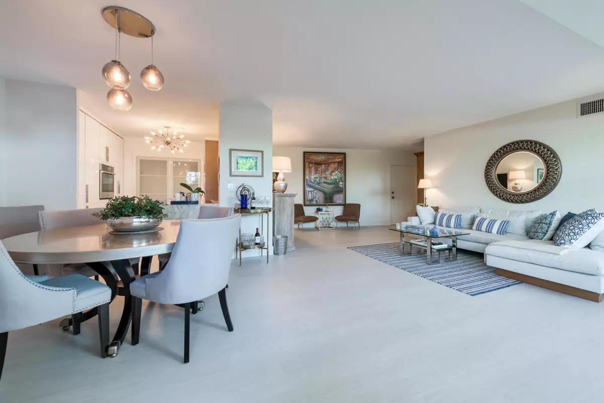Palm Beach, FL 33480,44 Cocoanut Row 123b