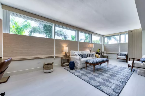 Palm Beach, FL 33480,44 Cocoanut Row 123b