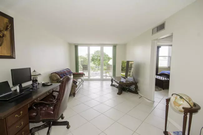 301 Croton AVE 307, Lantana, FL 33462