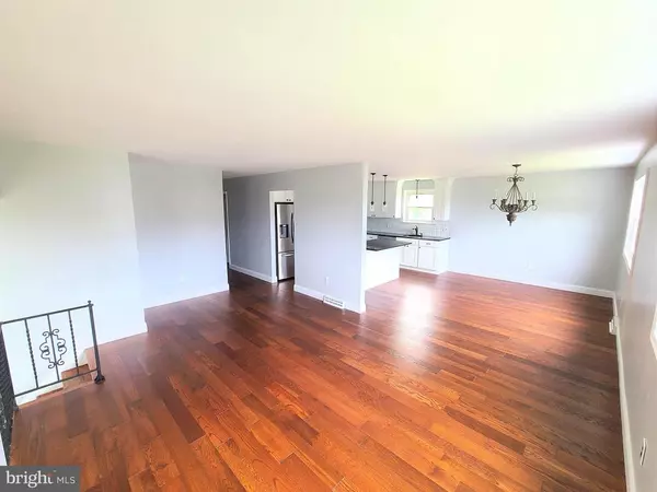 Sicklerville, NJ 08081,14 MANGO CT