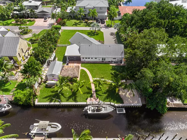 Tequesta, FL 33469,9355 SE Cove Point ST