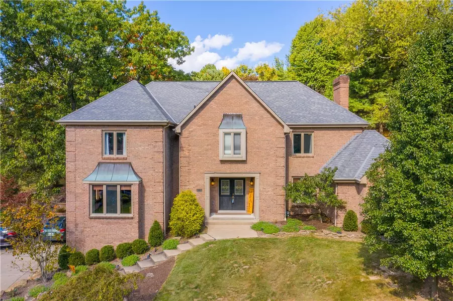 301 N Chaucer Ct, Sewickley, PA 15143