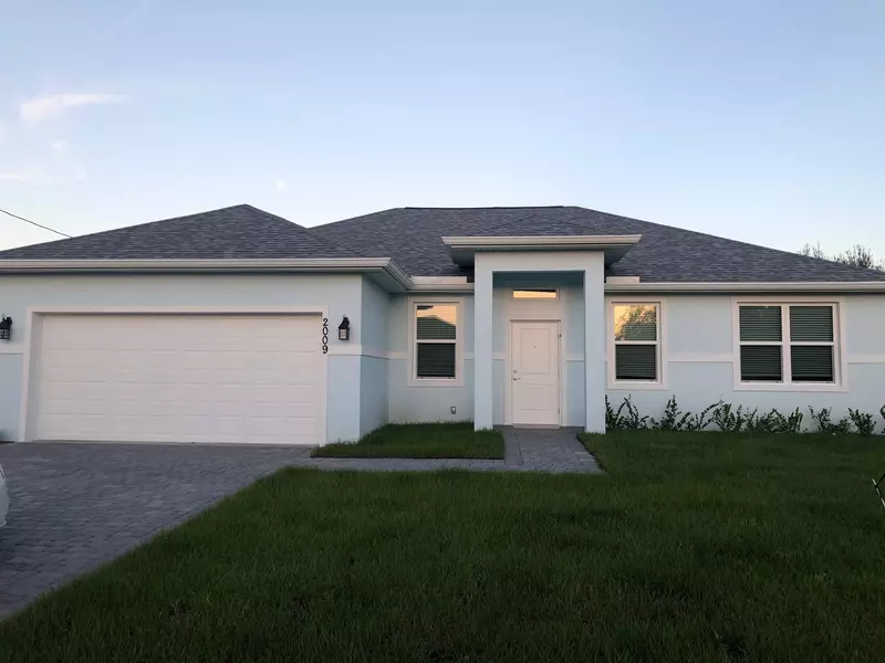 2009 SE Buttonwood DR, Port Saint Lucie, FL 34953