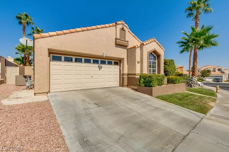 8324 Dorado Bay Court, Las Vegas, NV 89128