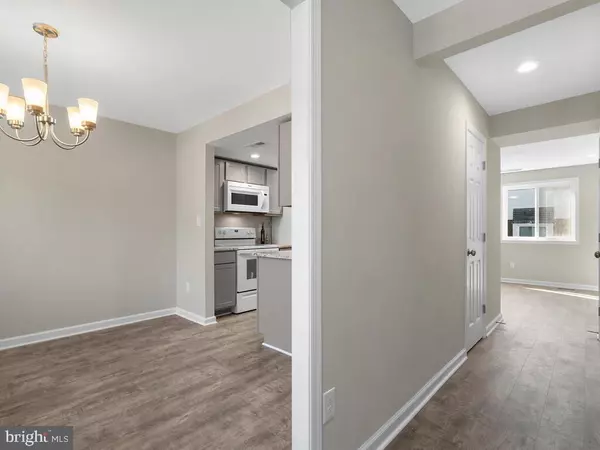 Sterling, VA 20164,210 GILES PL #7