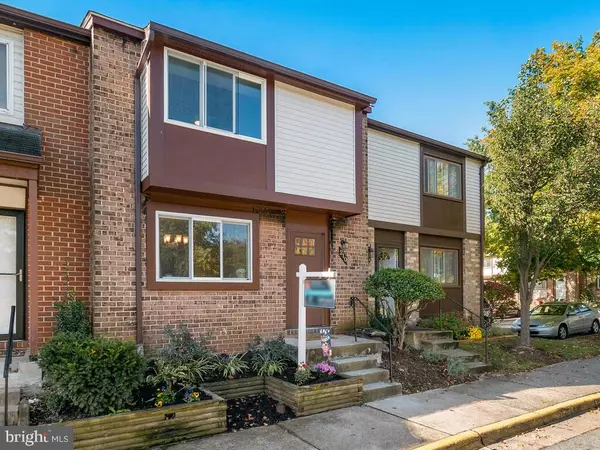 Sterling, VA 20164,210 GILES PL #7
