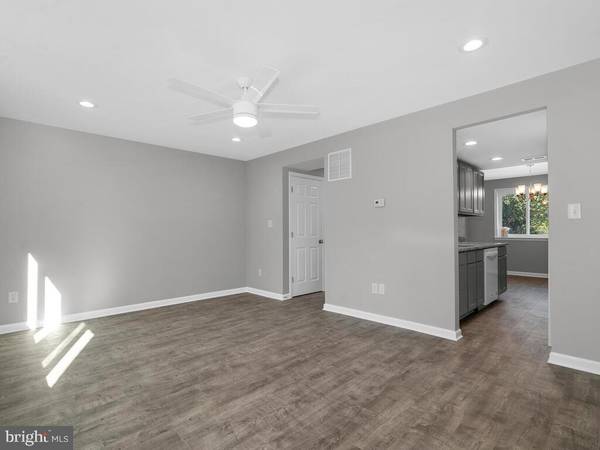 Sterling, VA 20164,210 GILES PL #7