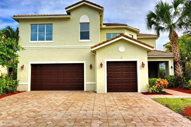 1275 Beacon CIR, Wellington, FL 33414