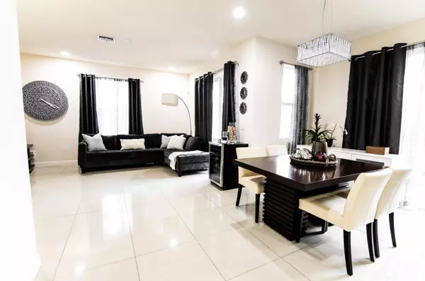 Coconut Creek, FL 33073,6998 Long Pine CIR
