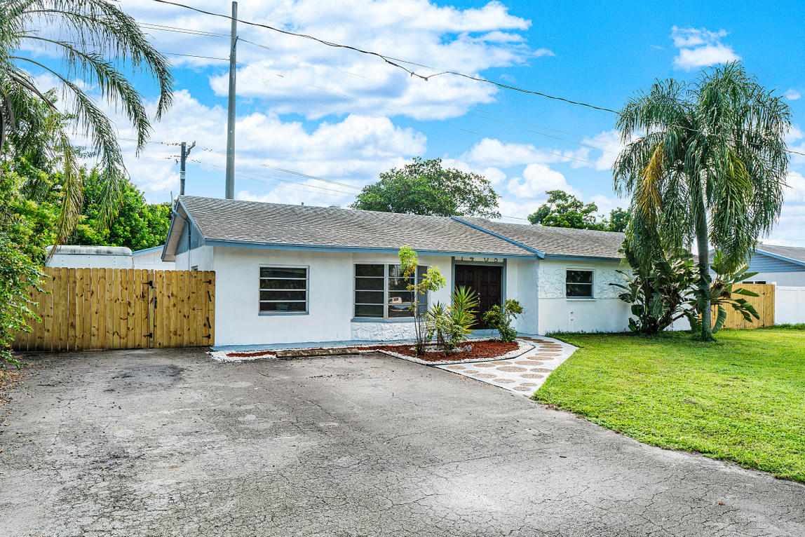 1408 NW 7th ST, Boynton Beach, FL 33426