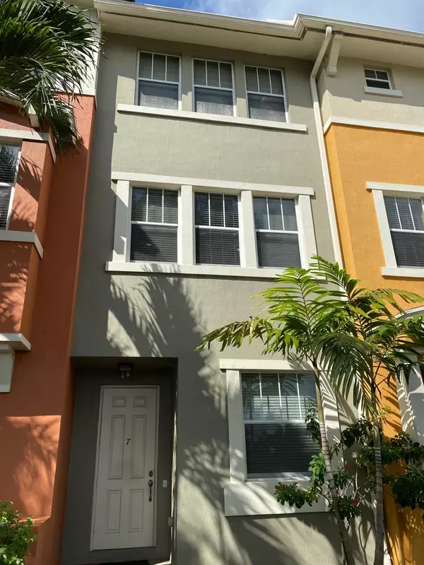West Palm Beach, FL 33401,770 Millbrae CT 7