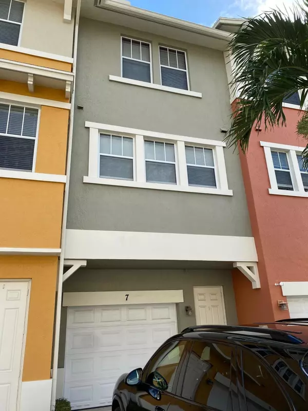 West Palm Beach, FL 33401,770 Millbrae CT 7