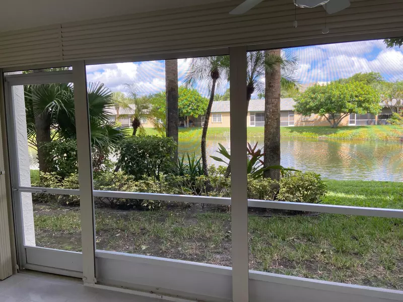 3146 Via Poinciana 105, Lake Worth, FL 33467