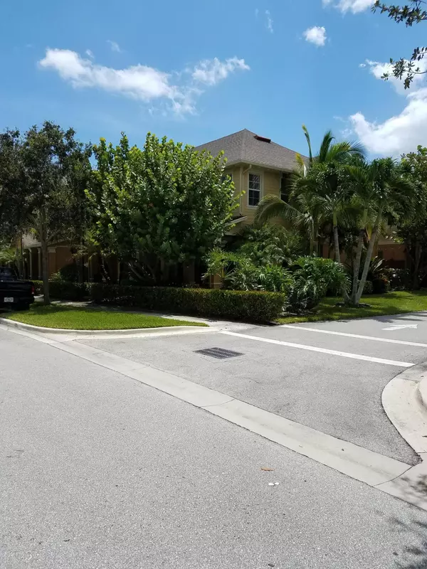 Jupiter, FL 33458,367 E Bay Cedar CIR