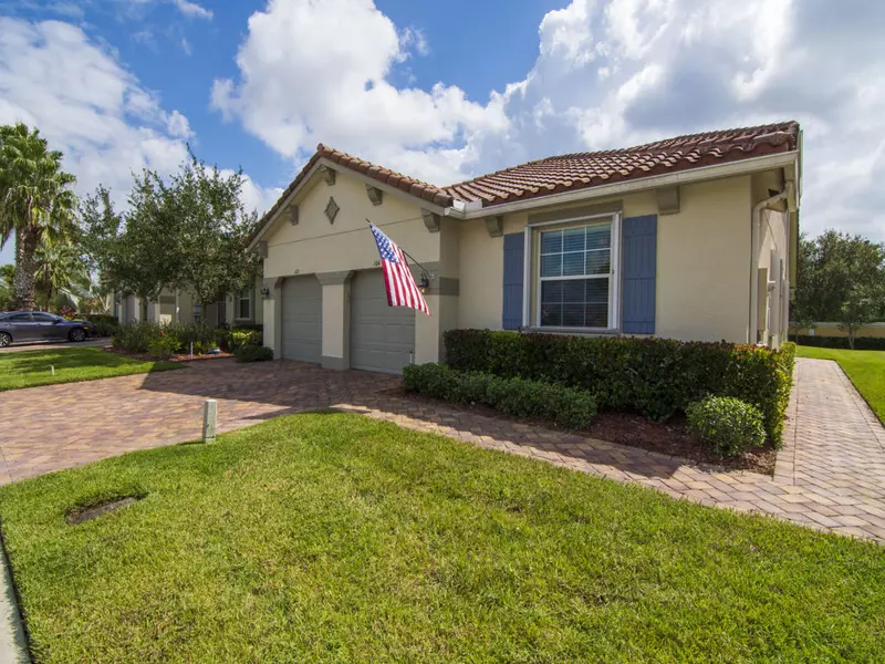 6325 Oxford CIR 104, Vero Beach, FL 32966