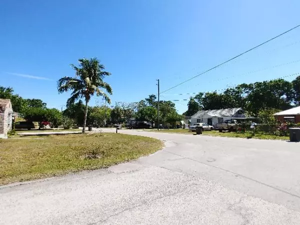 Fort Pierce, FL 34950,1714 Miami CT