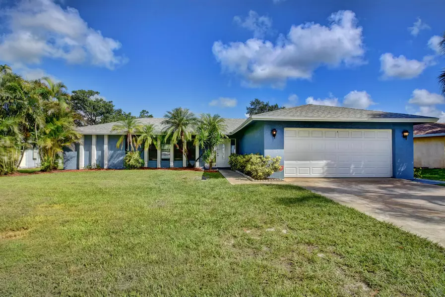 46 Cleveland RD, Lake Worth, FL 33467