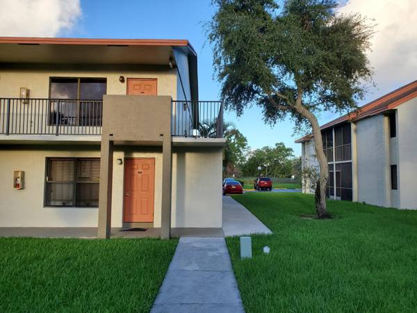 5519 Courtyard DR, Margate, FL 33063