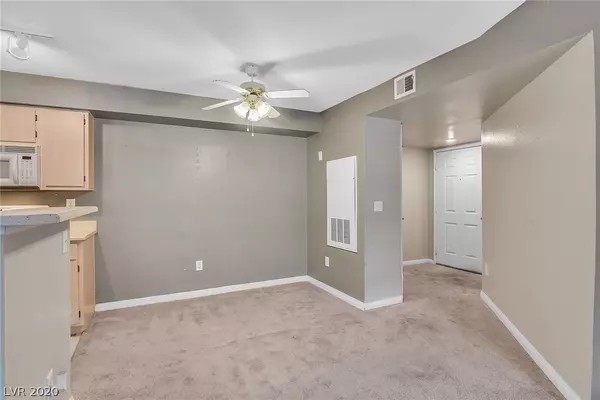 Henderson, NV 89012,231 W Horizon Ridge Parkway #321