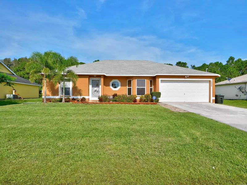 1352 SW Broadview ST, Port Saint Lucie, FL 34983