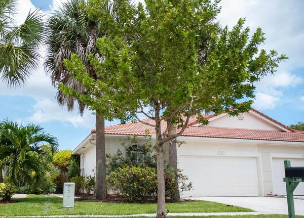 6780 SE Warwick LN, Stuart, FL 34997