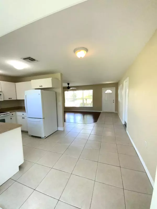 Port Saint Lucie, FL 34952,763 Cypress ST