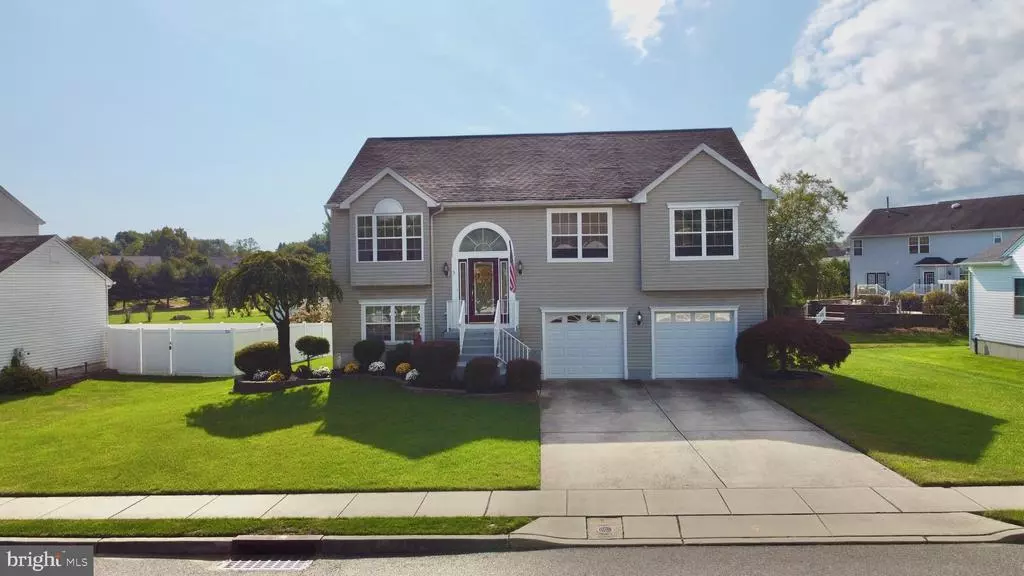 5 FAWN HOLLOW RD, Burlington, NJ 08016