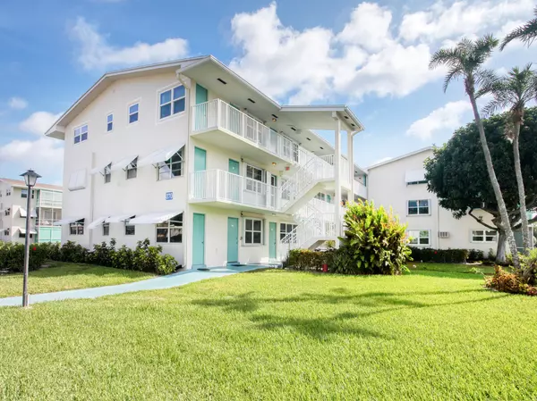 Boynton Beach, FL 33435,370 E Horizons 209