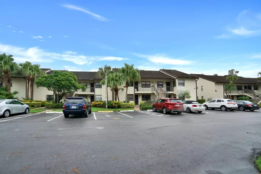 7590 Tahiti LN 205, Lake Worth, FL 33467