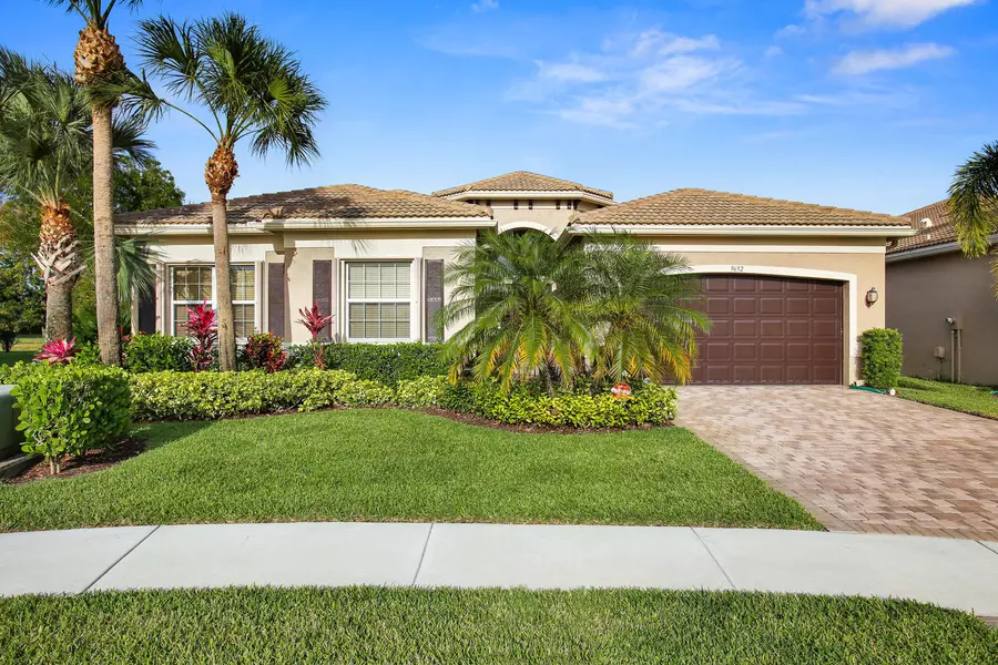 9692 Dovetree Isle DR, Boynton Beach, FL 33473