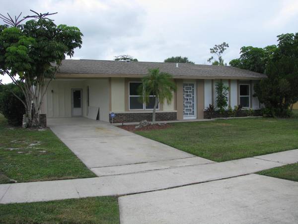 288 NE Ardsley DR, Port Saint Lucie, FL 34983