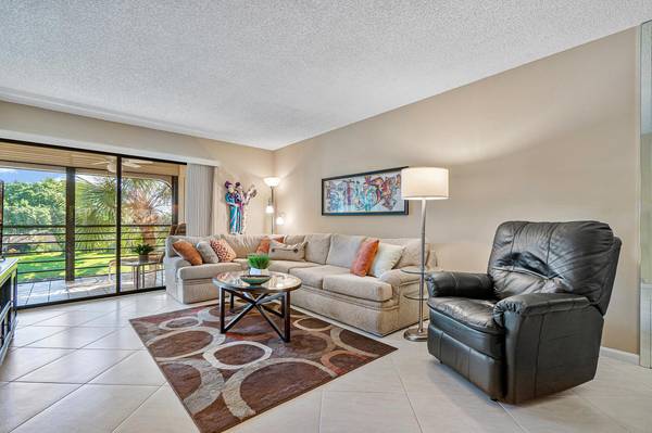 10092 Cedar Point BLVD 302, Boynton Beach, FL 33437