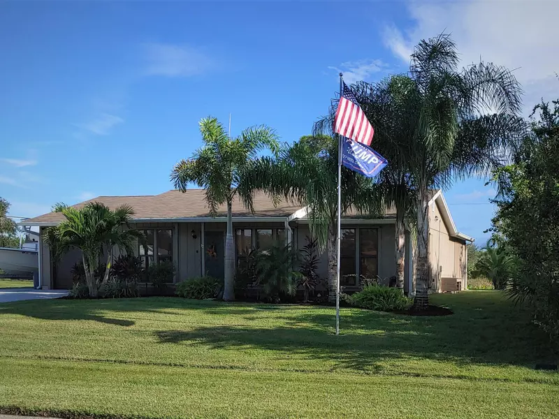 2384 SE Maniton TER, Port Saint Lucie, FL 34952